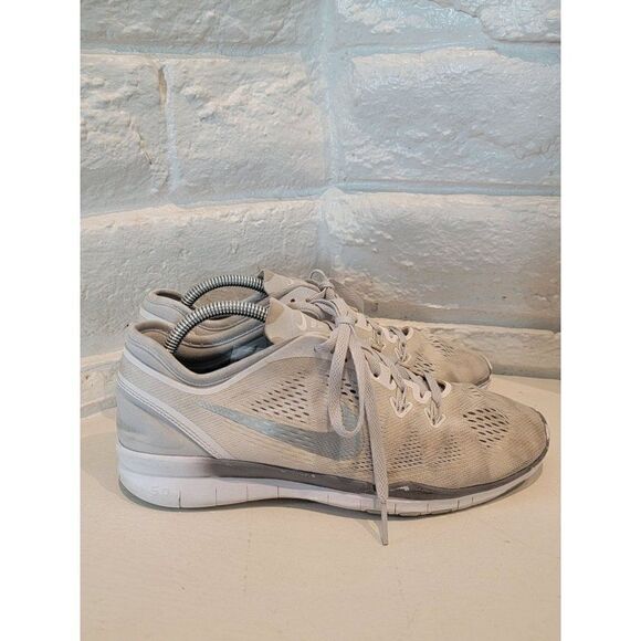Nike Womens Free TR Fit 5 704674-100 Gray Running Shoes Sneakers Size 7 - Picture 1 of 9